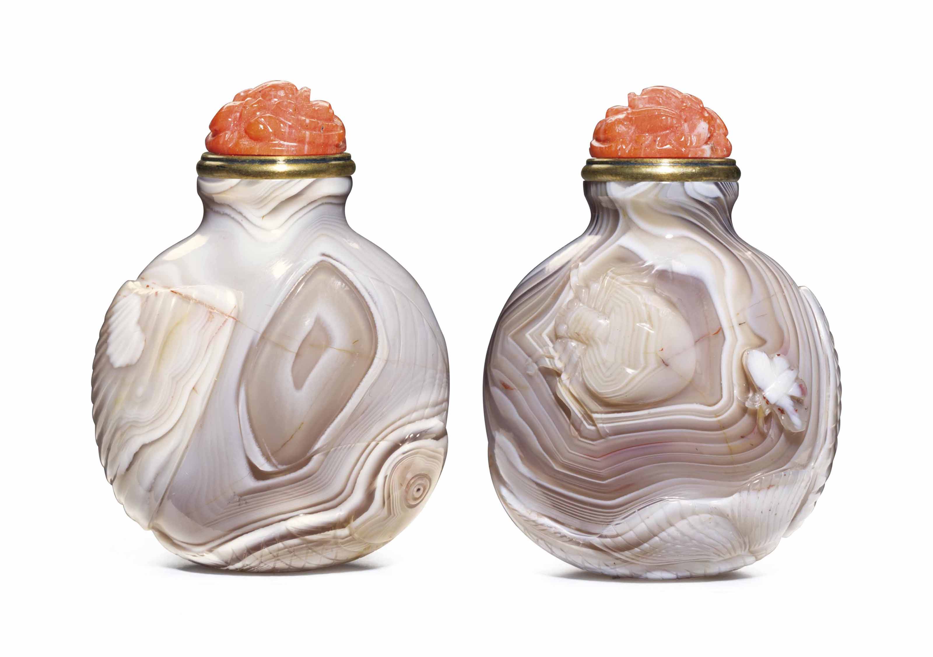 a carved agate snuff bottle